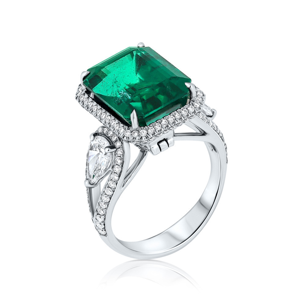 emerald and mixed diamond ring
